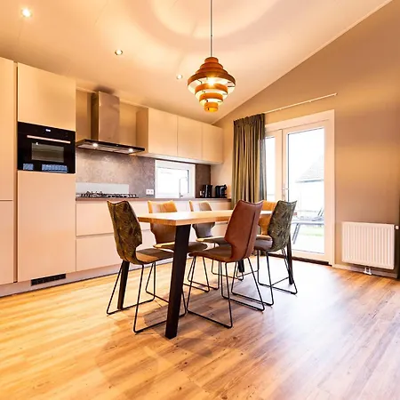 Chalet Comfortable Chalet With Dishwasher, 8 Km From Hoorn *